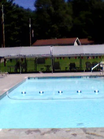 come see the swimming pool at oakland valley campground in ny